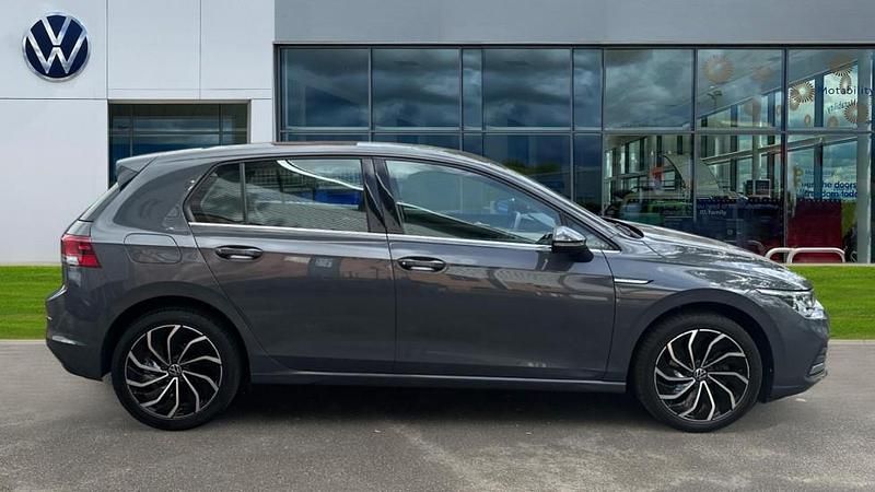 Second-hand VW Golf VIII Style 130 CP (95 kW) 2022 Gri