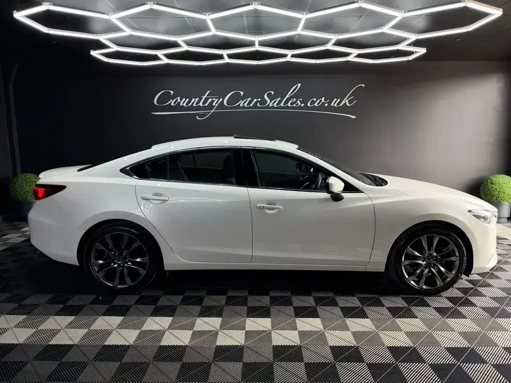 Used Mazda 6 Inclusive 194 HP (142 kW) 2018 White Sedan