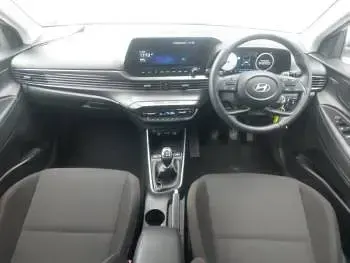 Used Hyundai i20 Premium 100 HP (73 kW) 2024 White Hatchback
