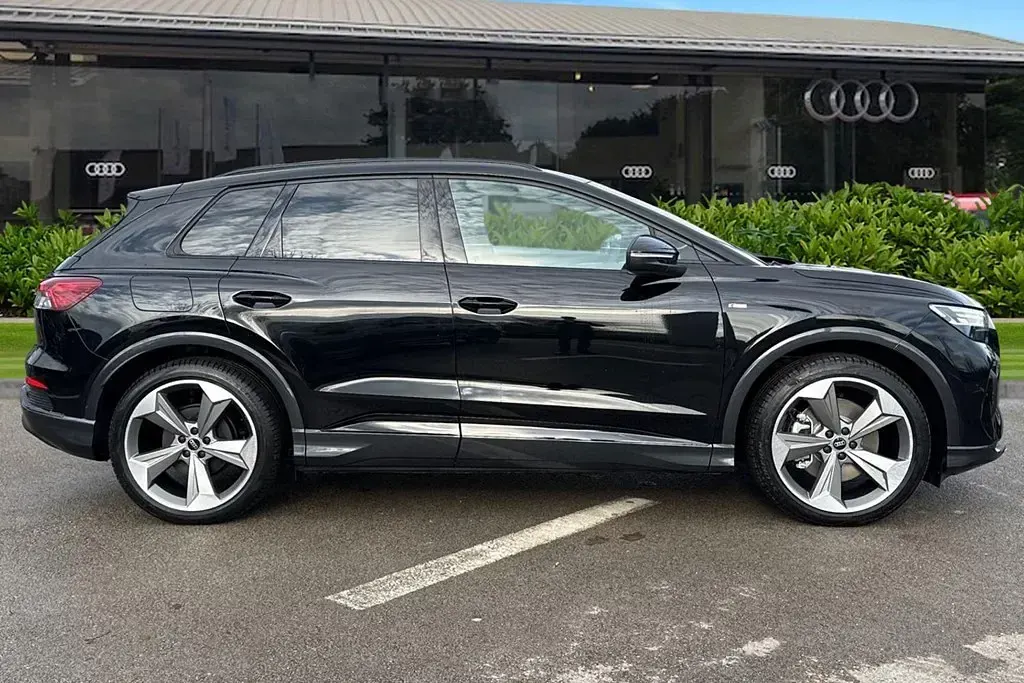 New Audi Q4 e-tron Black Edition 210 kW (286 HP) 2025 Black SUV