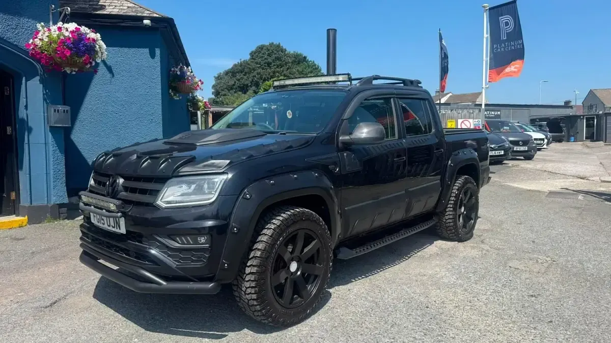 Used VW Amarok Ultimate 180 HP (132 kW) 2015 Black Pickup