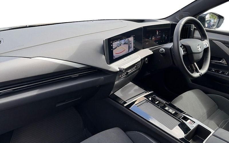 Used Vauxhall Astra Ultimate 131 HP (96 kW) 2025 Black Hatchback