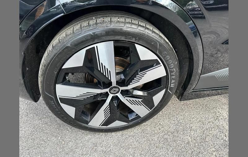 Used Renault Megane E-Tech Komfort 160 kW (218 HP) 2024 Black  Hatchback