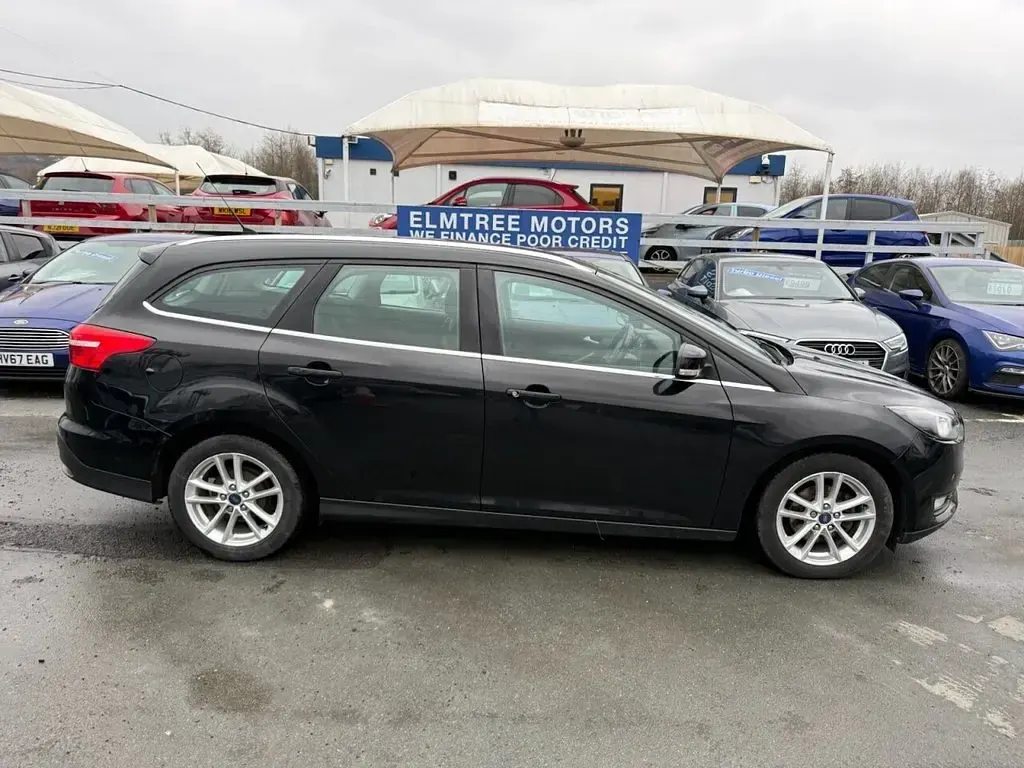 Used Ford Focus Zetec 120 HP (88 kW) 2016 Black Estate