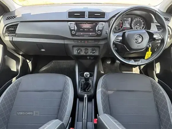 Begagnad Skoda Fabia SE 2021 Blå Halvkombi