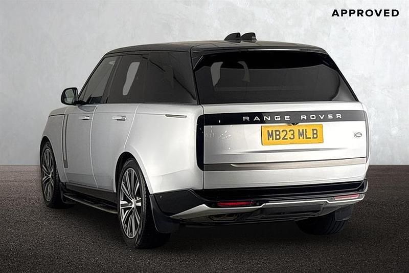 Used Land Rover Range Rover HSE 300 HP (220 kW) 2023 Hakuba silver SUV