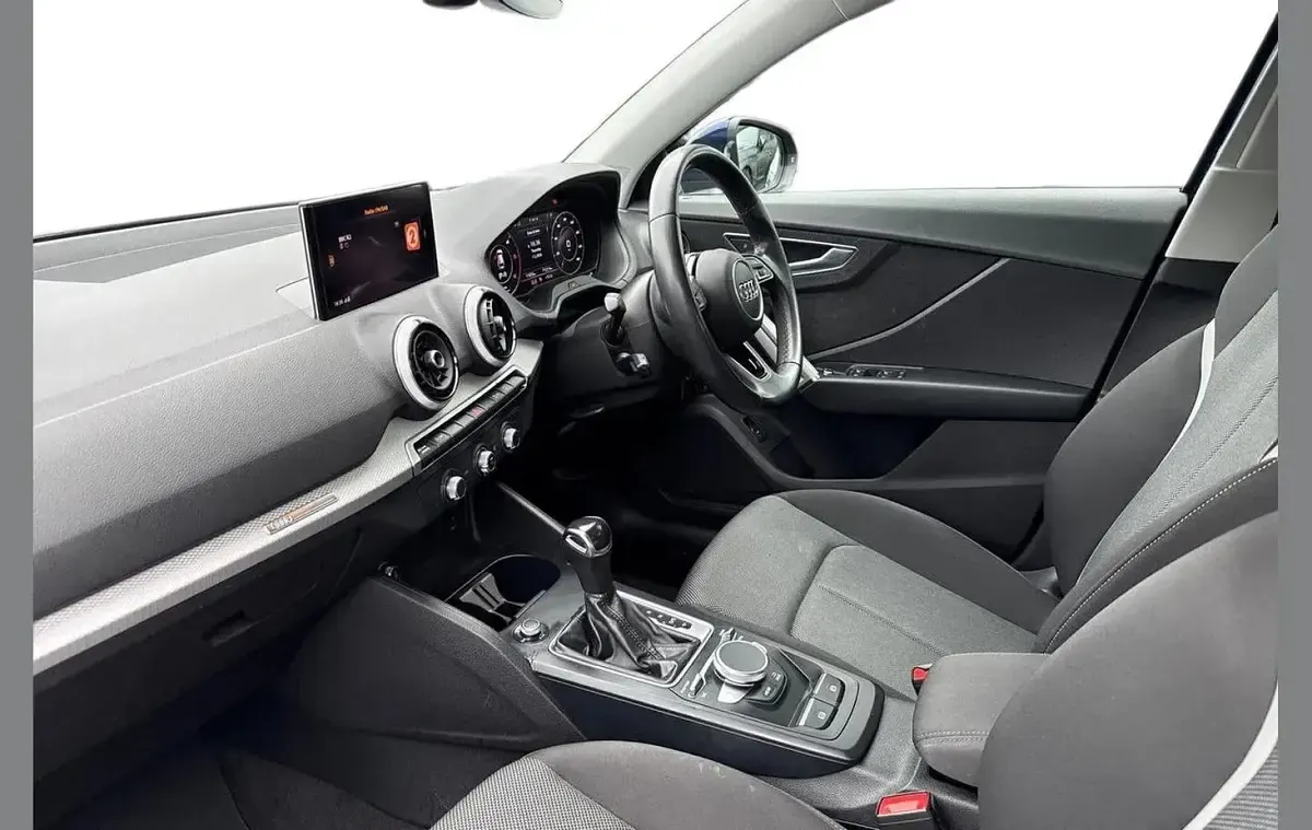 Usado Audi Q2 Sport 113 HP (83 kW) 2022 Azul SUV