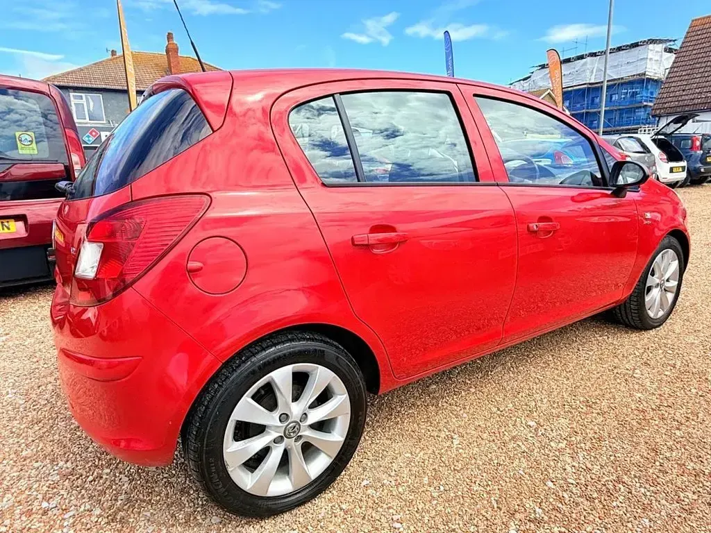 Used Vauxhall Corsa Active 85 HP (62 kW) 2012 Red Hatchback