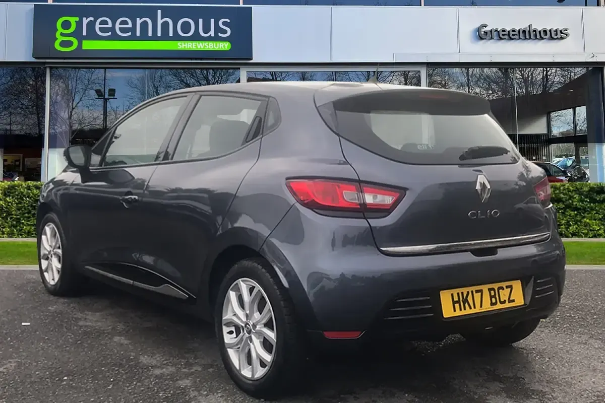 Used Renault Clio Dynamique 75 HP (55 kW) 2017 Grey Hatchback