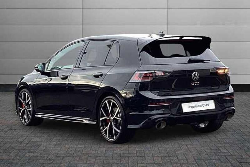 Used VW Golf VIII 300 HP (220 kW) 2025