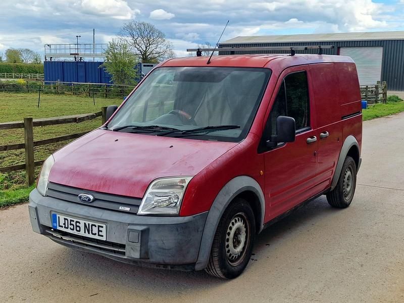 Used Ford Transit Connect 75 HP (55 kW) 2006 Red MPV