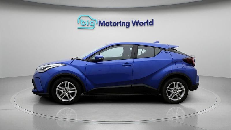 Used Toyota C-HR 122 HP (89 kW) 2023 Blue SUV