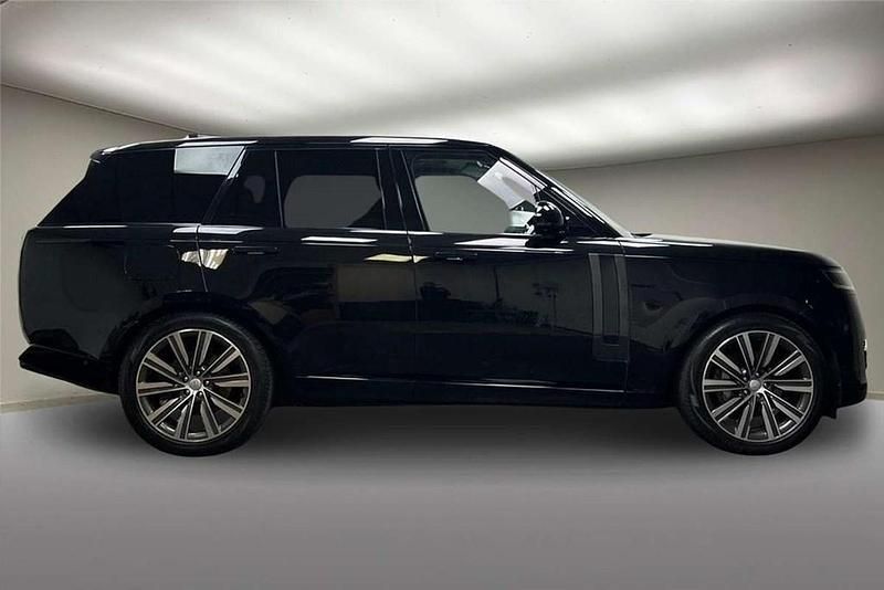 Used Land Rover Range Rover SE 296 HP (217 kW) 2022 Black SUV