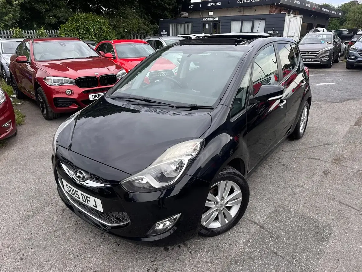 Used Hyundai ix20 Style 90 HP (66 kW) 2015 Black Hatchback