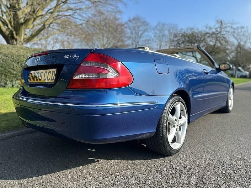 Used Mercedes CLK320 Elegance 2005 Blue Cabriolet