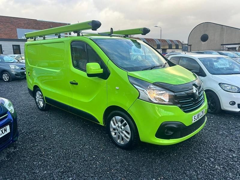Used Renault Trafic 2018 Green MPV