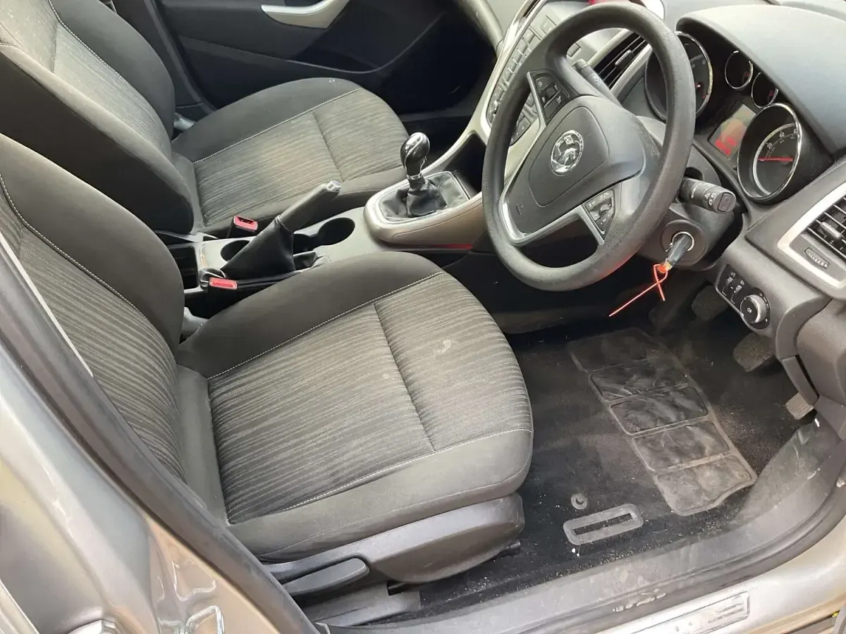 Used Vauxhall Astra 115 HP (84 kW) 2009 Silver Hatchback