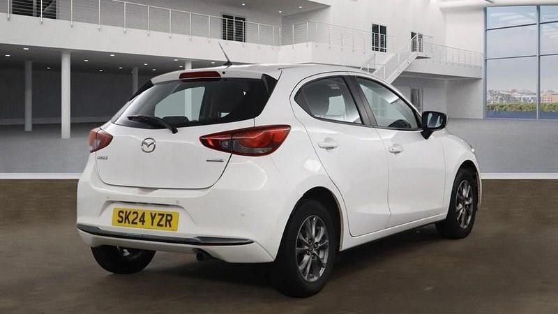 Used Mazda 2 Center-Line 75 HP (55 kW) 2024 White Hatchback