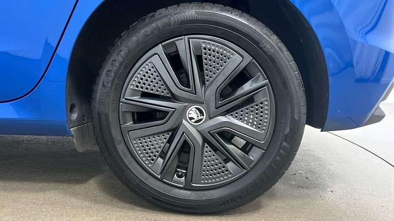 Used Skoda Fabia Colour Edition 94 HP (69 kW) 2023 Blue Hatchback