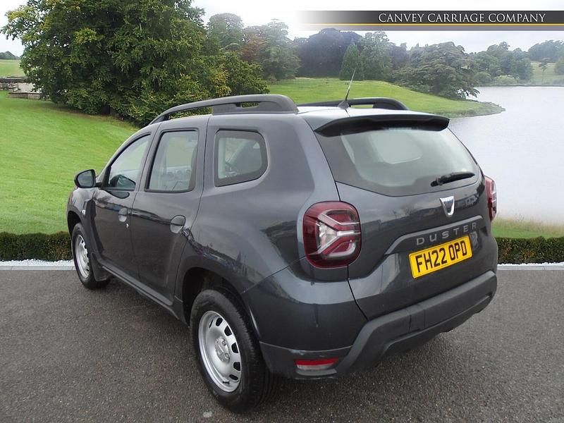 Used Dacia Duster Essentiel 90 HP (66 kW) 2022 Grey Hatchback