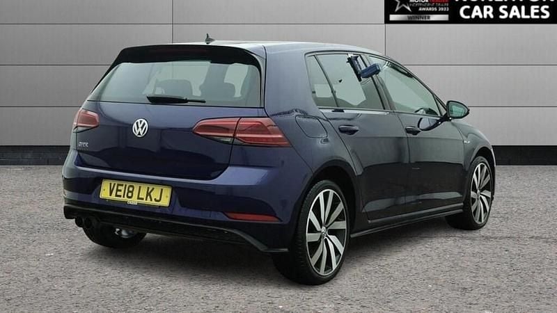 Begagnad VW Golf VII Advance 204 HK (150 kW) 2018 Blå Halvkombi