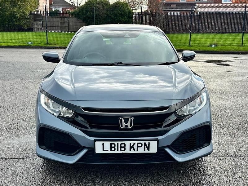 Begagnad Honda Civic SE 120 HK (88 kW) 2018 Grå Halvkombi
