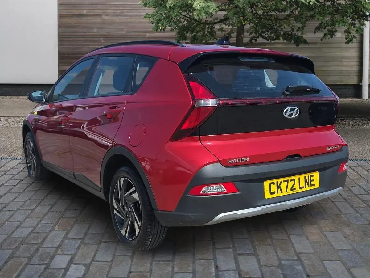 Używany Hyundai Bayon SE 100 KM (73 kW) 2022 Czerwony SUV