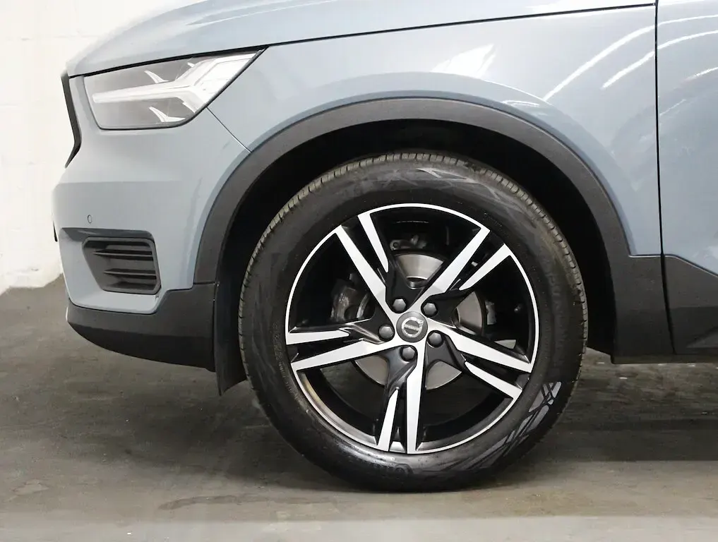Used Volvo XC40 R-Design 2022 Thunder grey SUV