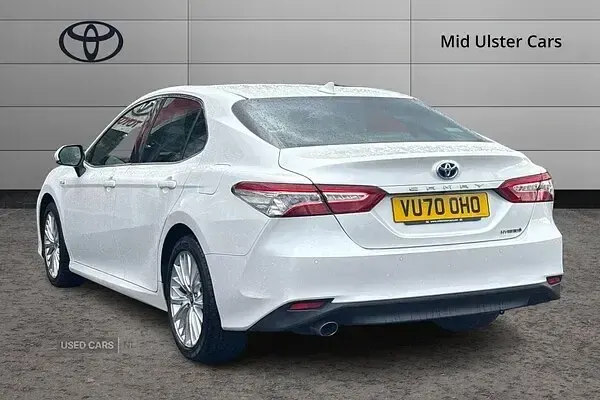 Used Toyota Camry 2020 White Sedan