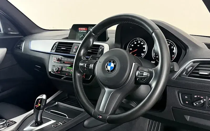 Used BMW 118 Efficient Dynamics 136 HP (100 kW) 2019 Grey Hatchback