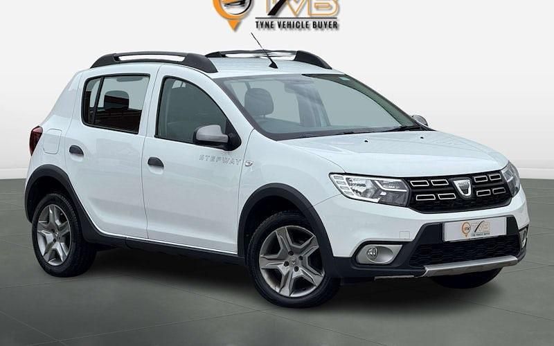 White Used 2017 Dacia Sandero Stepway Ambiance Hatchback | £5,995 (Fair price) - Image 1/3