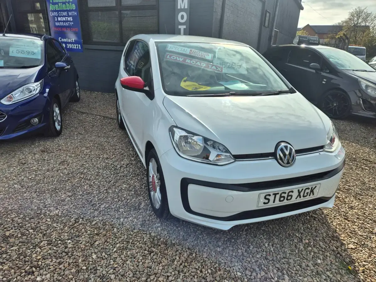 Begagnad VW up! Beats 60 HK (44 kW) 2016 Vit Halvkombi