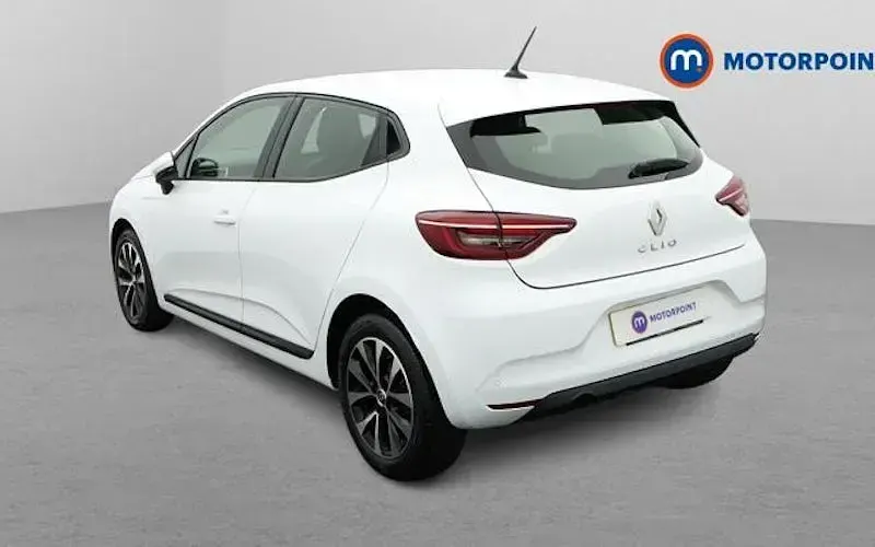Used Renault Clio Iconic 90 HP (66 kW) 2022 Hatchback