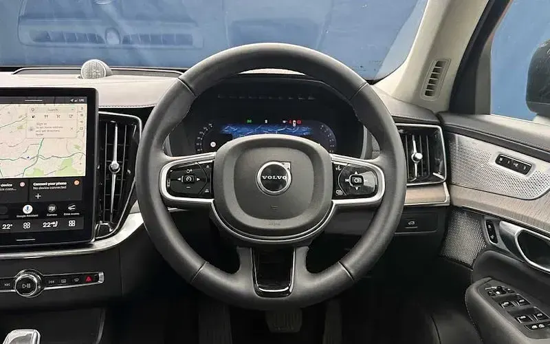 Used Volvo XC90 Ultra 250 HP (183 kW) 2025 Black SUV