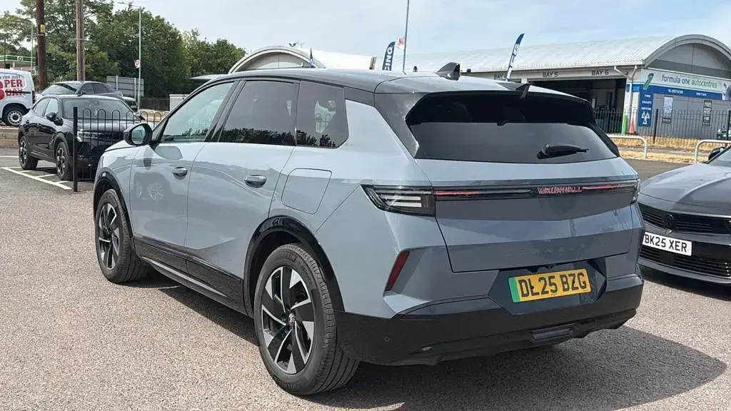 Used Vauxhall Grandland 154 kW (210 HP) 2025 Grey SUV