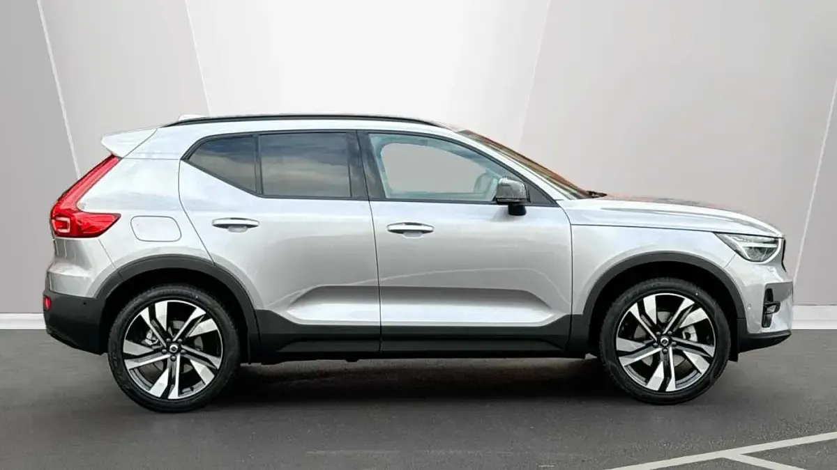 Usado Volvo XC40 Ultra 194 CV (142 kW) 2025 Plateado SUV