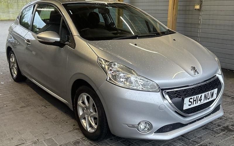 Used Peugeot 208 Active 82 HP (60 kW) 2014 Hatchback