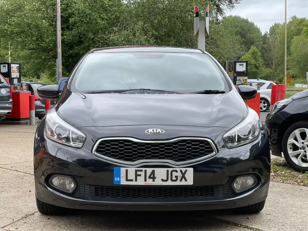 Used Kia Ceed 128 HP (94 kW) 2014 Black Hatchback