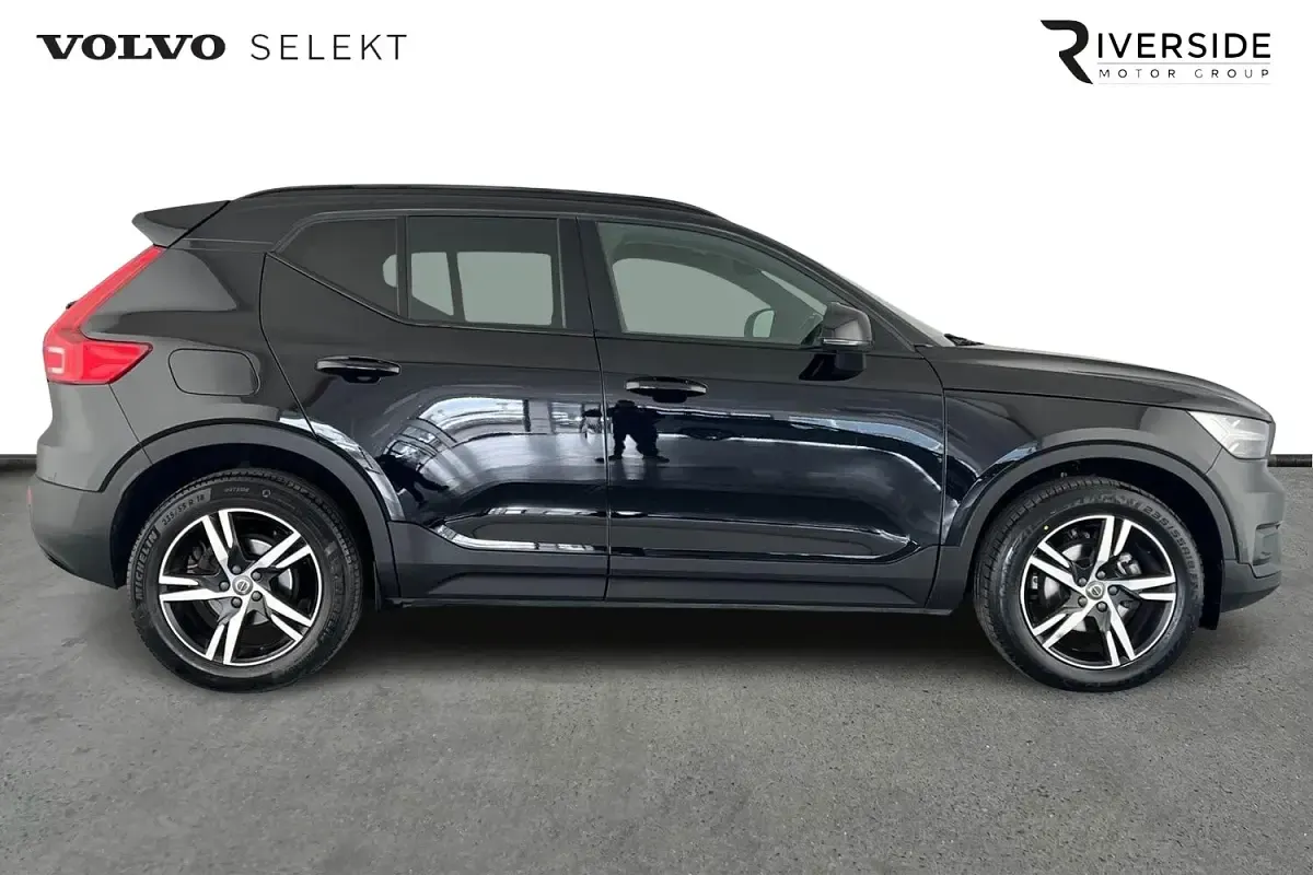 Used Volvo XC40 R-Design 163 HP (119 kW) 2021 Black SUV