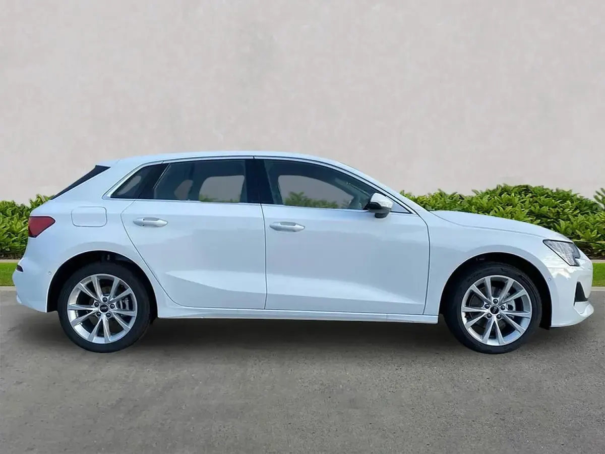 Used Audi A3 e-tron Sport 204 HP (150 kW) 2026 White Hatchback