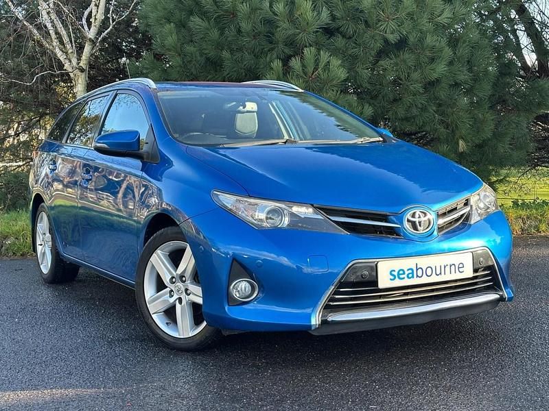 Blue Used 2014 Toyota Auris Estate | £7,950 (Fair price) - Image 1/4
