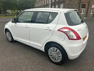 Used Suzuki Swift 2017 White Hatchback