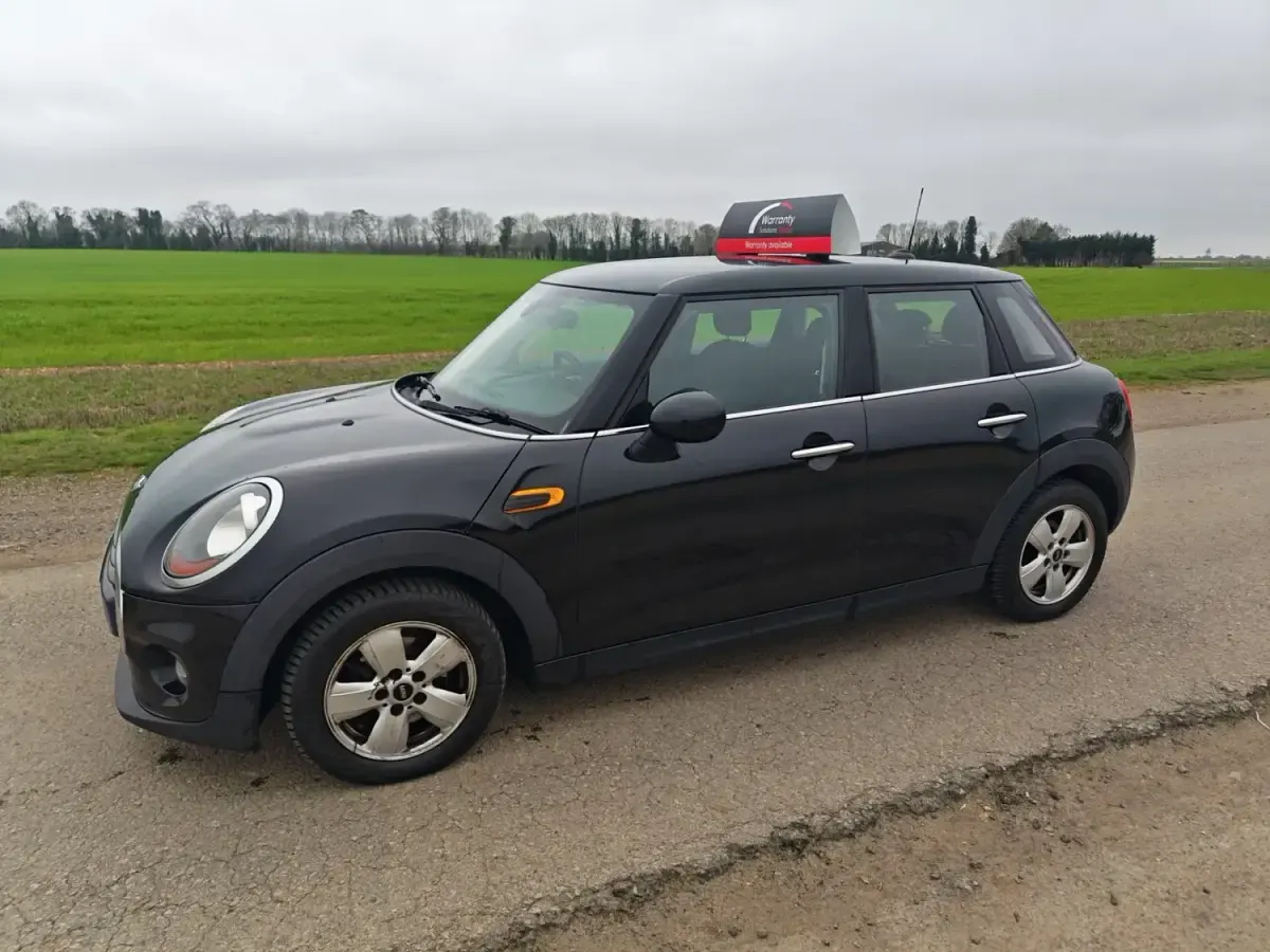 Usado Mini Cooper D Hatch 114 HP (83 kW) 2015 Preto Citadino