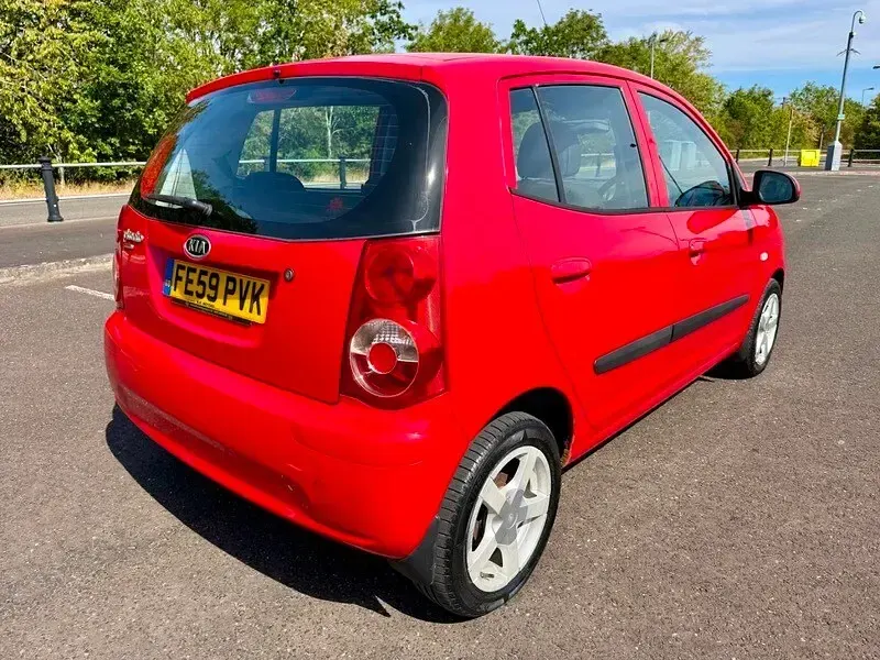 Used Kia Picanto 64 HP (47 kW) 2009 Red Hatchback