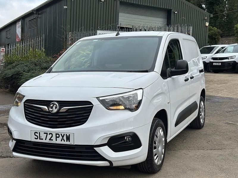 Used Vauxhall Combo Sportive 100 HP (73 kW) 2022 White MPV