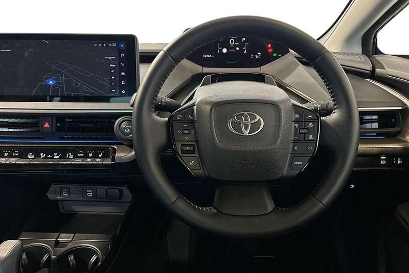 Begagnad Toyota Prius 220 HK (161 kW) 2024 Blå Halvkombi