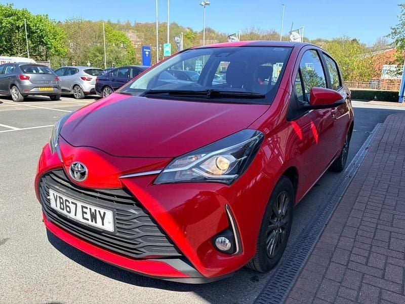 Usado Toyota Yaris 2017 Vermelho Citadino