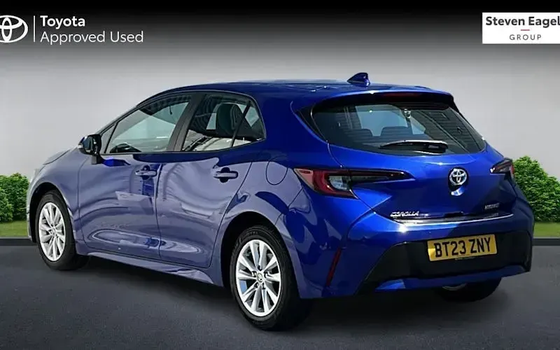 Used Toyota Corolla 140 HP (102 kW) 2026 Hatchback