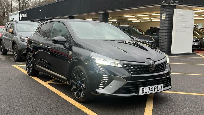 Metallic diamond black Used 2024 Renault Clio V Esprit Alpine Hatchback | £17,719 (Fair price) - Image 1/1