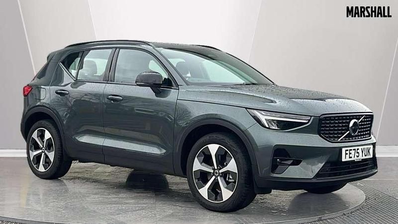 Green New 2025 Volvo XC40 Plus SUV | £34,955 - Image 1/4